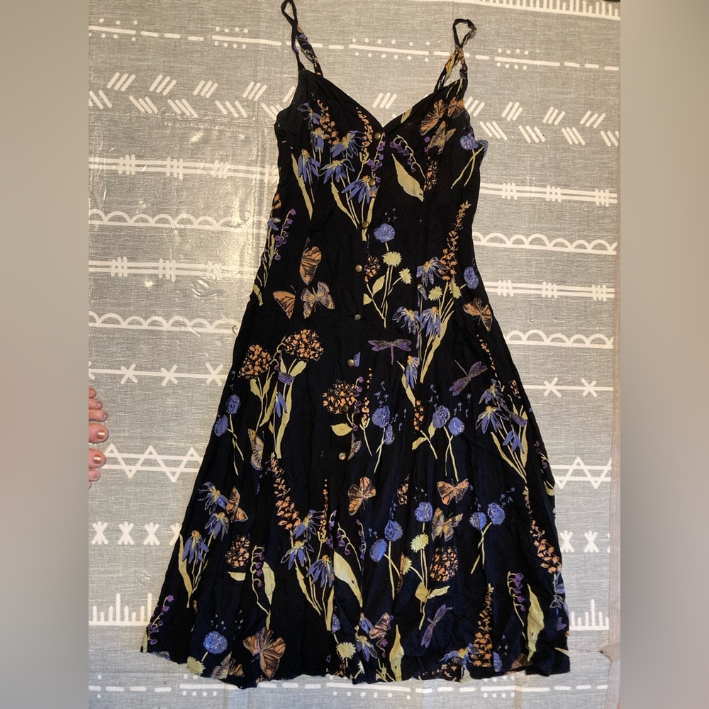 Kimchi Blue Urban Outfittera Small, Floral, Butterly, Button Down MIDI Dress